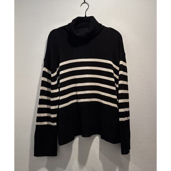 GAP Sweaters - Gap Size Small 24/7 Split Hem Black White Oversized Knit Turtleneck Sweater